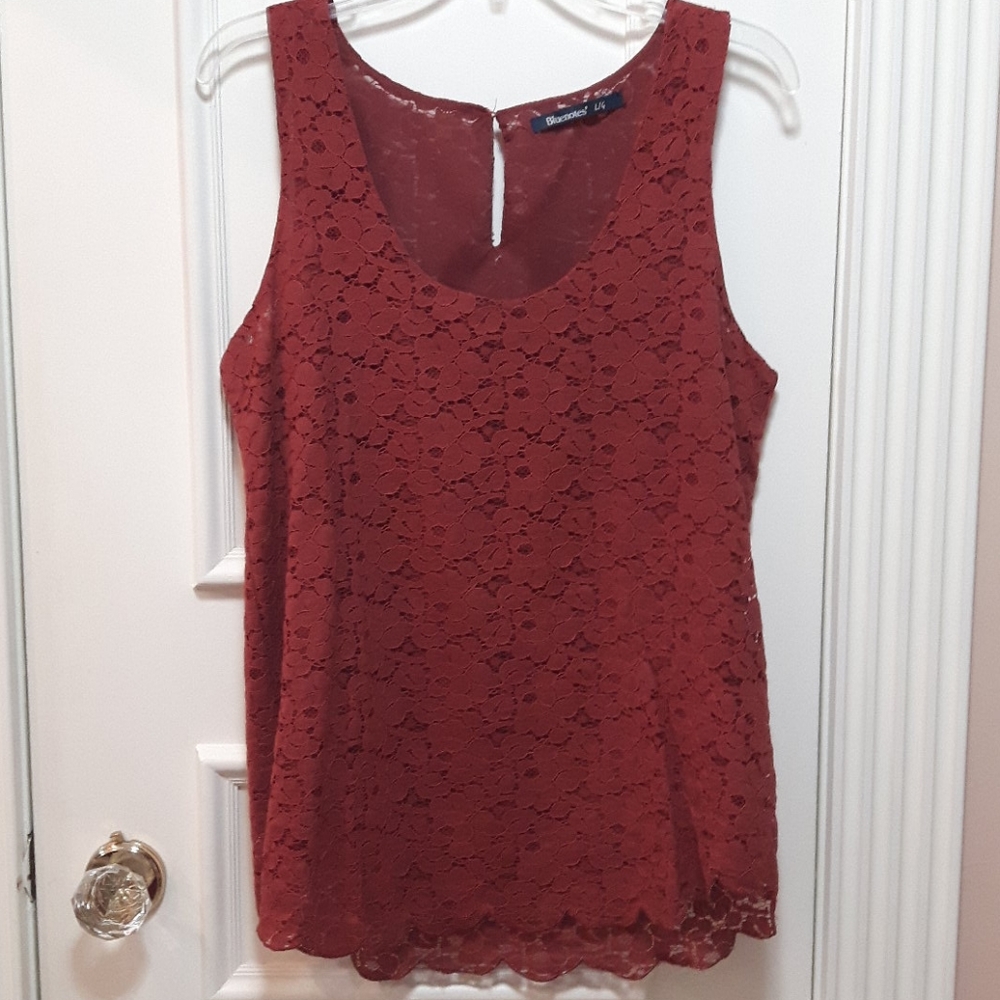 🛍️ Lace no sleeve blouse